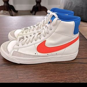 Wmns Nike Blazer Mid 77 Sail, Total Orange & Light Blue size 9